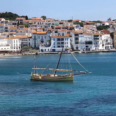 Beachfront Penthouse With Sea Views In Cadaqués