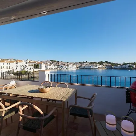 Апартаменты Beachfront Penthouse With Sea Views In